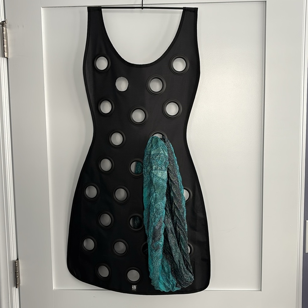 Scarf holder
